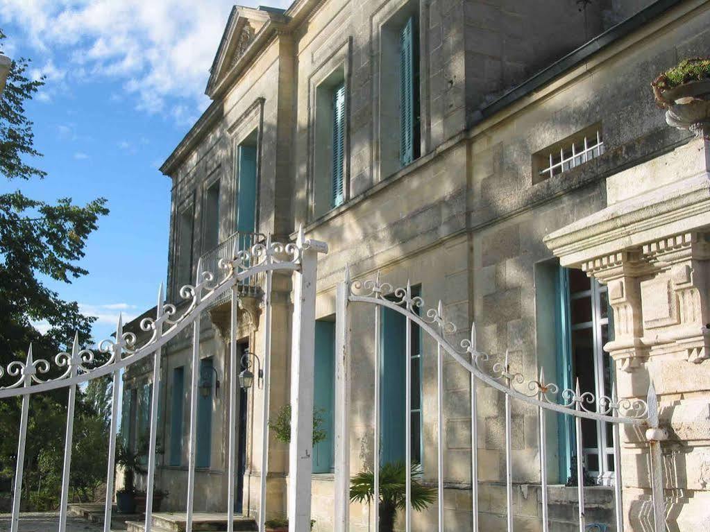 Chateau Rousselle Bed & Breakfast Saint-Ciers-de-Canesse Exterior foto